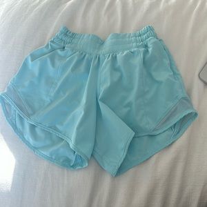 Lululemon Hotty Hot Low-Rise Lined Shorts 4”